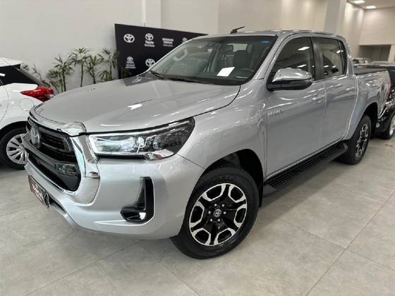 TOYOTA HILUX 2.8 D-4D TURBO DIESEL CD SRX 4X4 AUTOMÁTICO